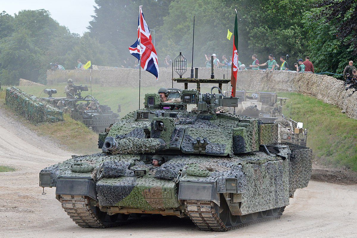 Challenger 2, którego kadłub posłuży do budowy brytyjskiego czołgu następnej generacji