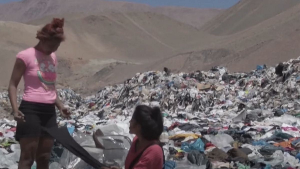 Na pustyni w Chile zalegają miliony ubrań