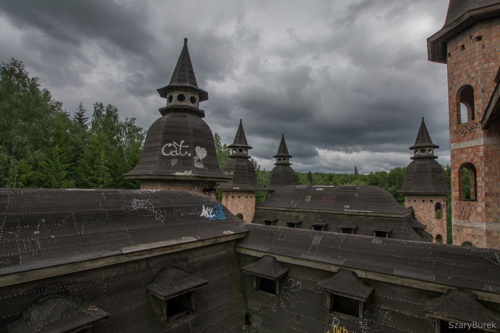 Niedokończony zamek na Kaszubach. Jaką tajemnicę kryją Łapalice? 10