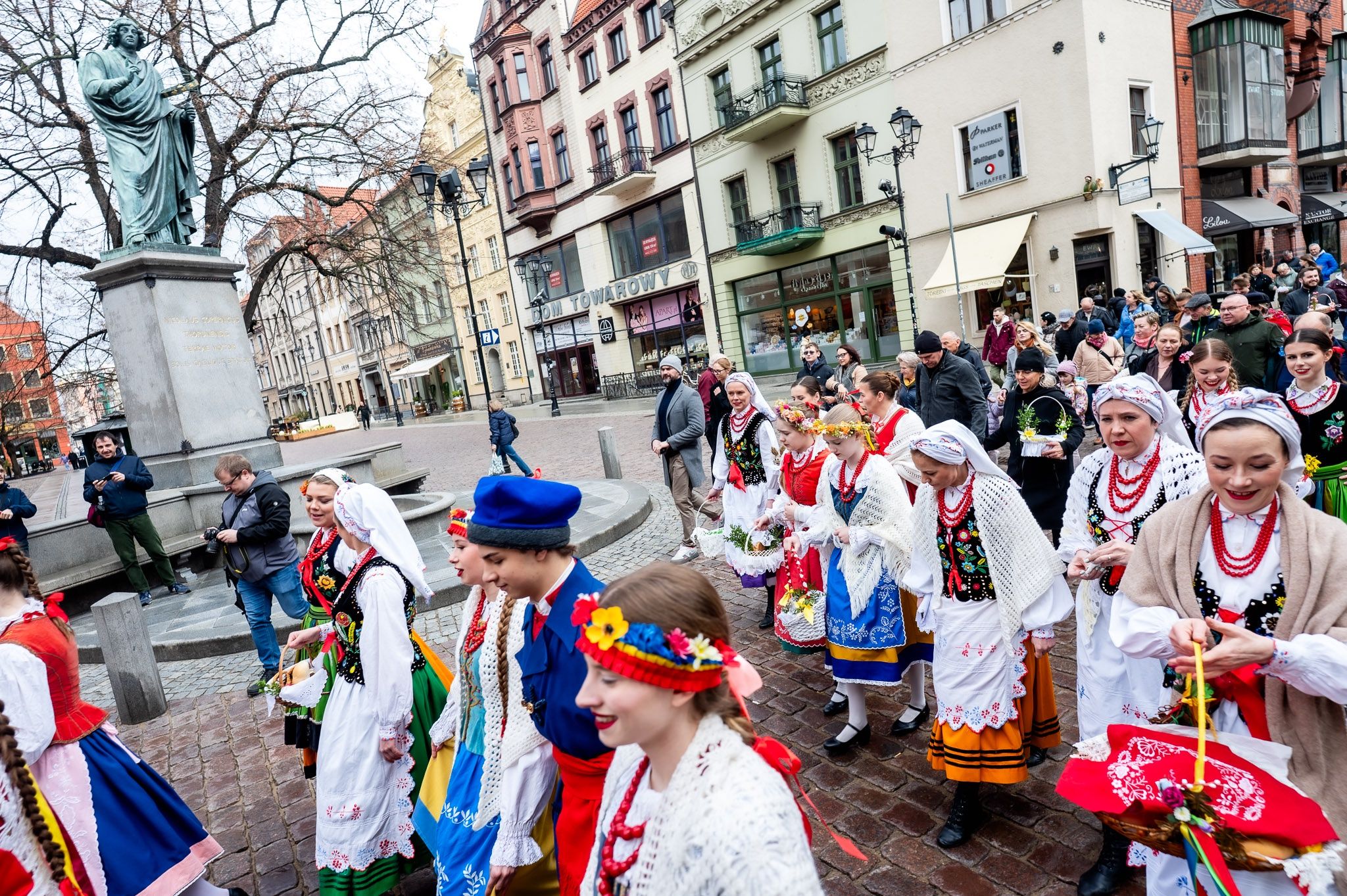 Tłumy na toruńskiej święconce.