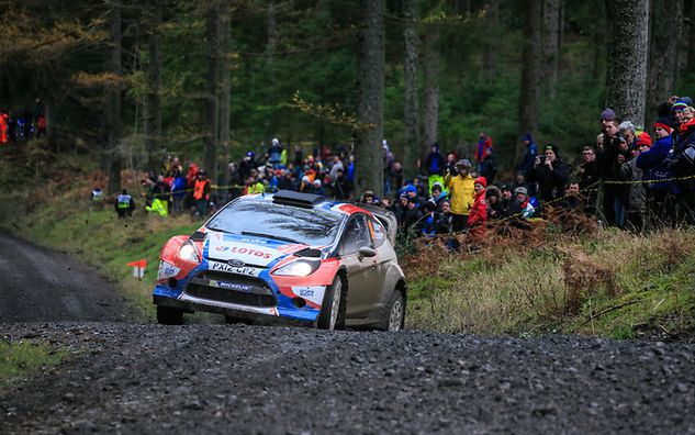 Robert Kubica plasuje się w drugiej dziesiątce Rajdu Wielkiej Brytanii