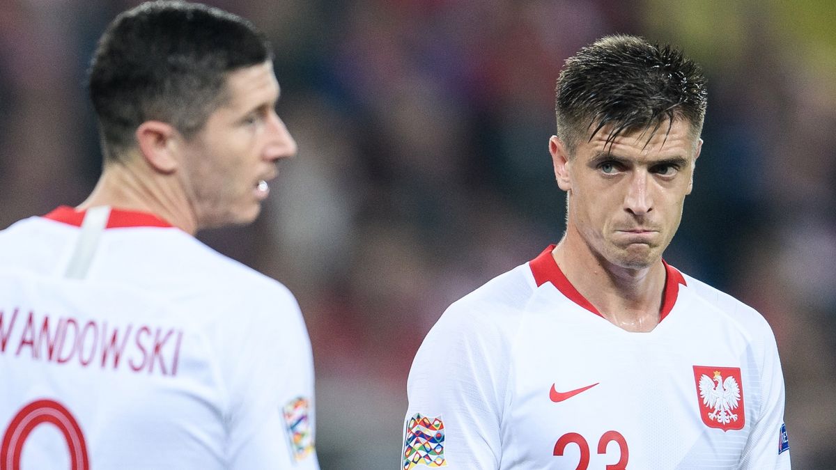 Newspix / Rafal Oleksiewicz / PressFocus  / Na zdjęciu: Robert Lewandowski i Krzysztof Piątek 