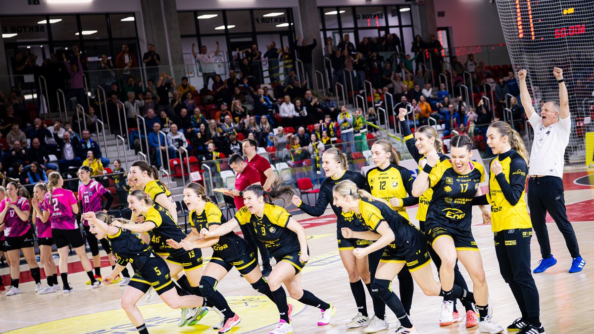 Materiały prasowe / MKS PR Gniezno/D. Gandurski / MKS URBIS Gniezno