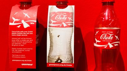 Coca-Cola wprowadza opakowania z recyklingu