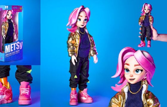 Interaktywna lalka METsy wygłasza stereotypowe treści w kampanii Fundacji IT Girls