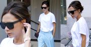 Victoria Beckham szoruje nogawkami po chodniku