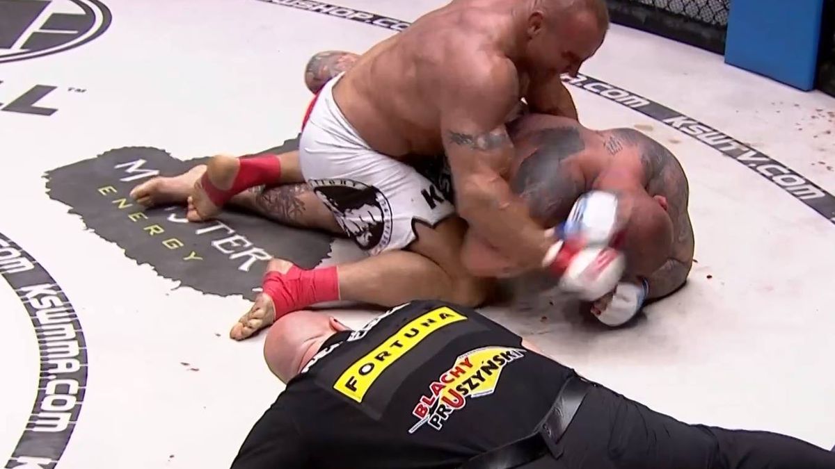 Materiały prasowe / KSW / Na zdjęciu: Mariusz Pudzianowski pokonał Łukasza Jurkowskiego