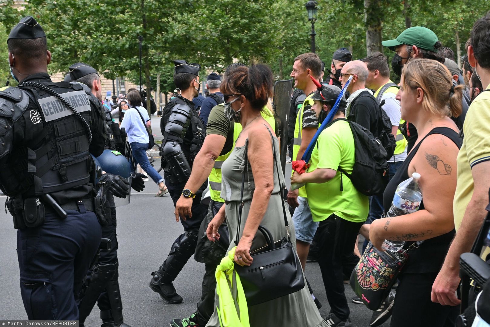 Manifestacje we Francji przeciwko paszportom sanitarnym. Policja użyła gazu łzawiącego