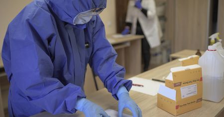 Koronawirus. Kolejne rekordy u naszych sąsiadów. Rośnie liczba zakażonych w Czechach, przybywa ofiar COVID-19 na Ukrainie