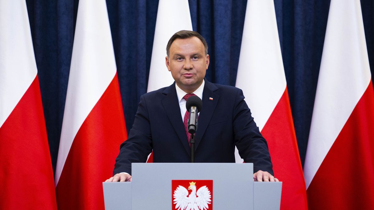Wybory prezydenckie 2020. Andrzej Duda liderem w sondażu CBOS