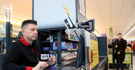 Petru na kasie w Biedronce. "Akcja odebrana miażdżąco negatywnie"