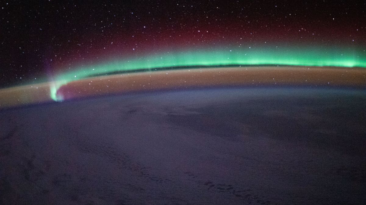 ISS ujęła piękno zorzy polarnej w całej okazałości 1