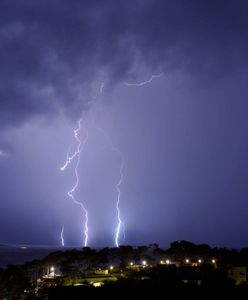 Upały, błyskawice i ulewny deszcz. Najwyższy stopień zagrożenia