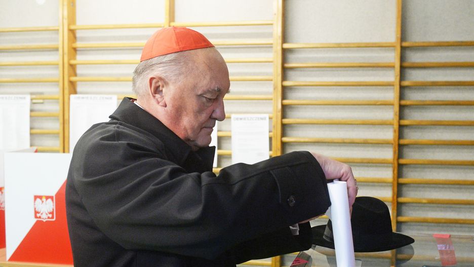 Wybory parlamentarne 2019. Kardynał Nycz oddał głos.