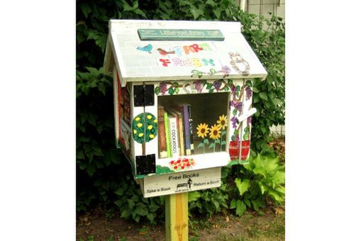 Książki w budkach dla ptaków?