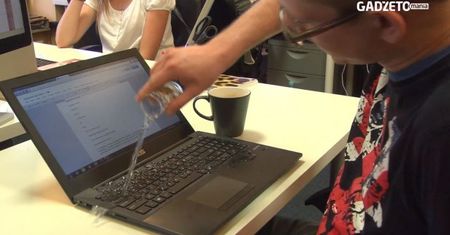 G-TV: Asus Pro Essential PU500. Wytrzyma zalanie wodą? [Gadżet tygodnia]