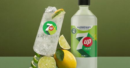 To orzeźwiający napój na lato, który musisz poznać! Sposób na upały z cytrynowym twistem