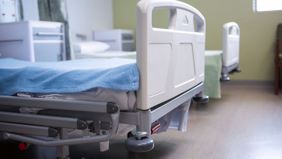 Kobieta wciąż nie zna przyczyny komplikacji po porodzie