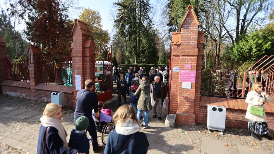 Cmentarz Grabiszyński i Cmentarz Żołnierzy Polskich na 1 listopada