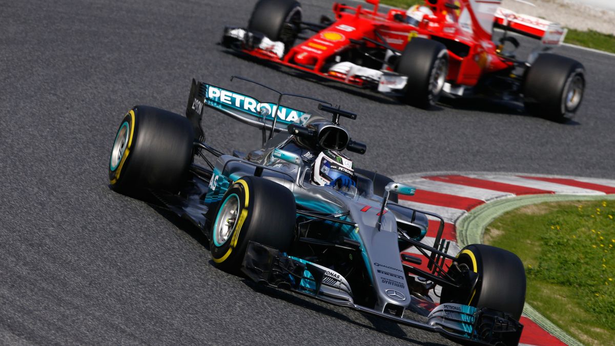 Materiały prasowe / Mercedes AMG Petronas F1 / Na zdjęciu: rywalizacja Mercedesa z Ferrari