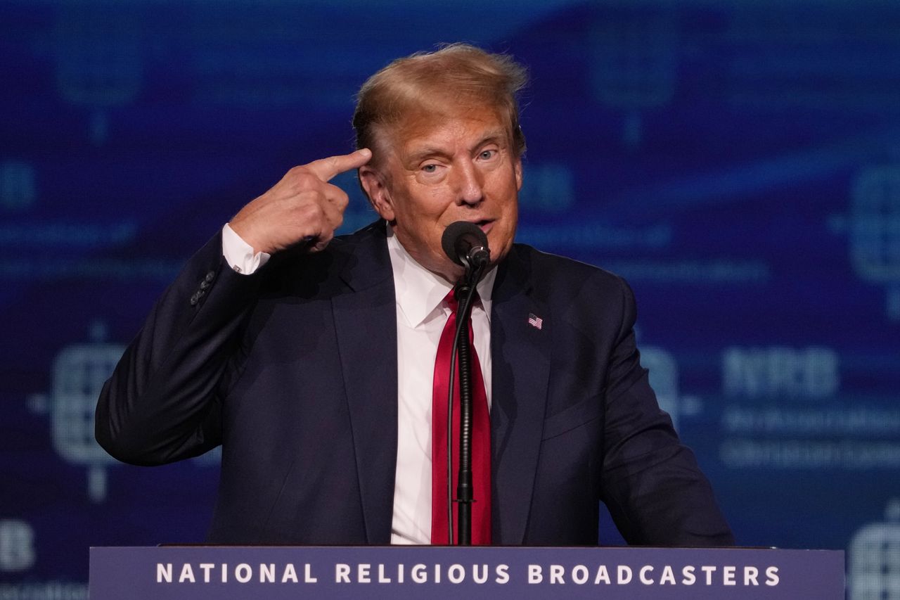 Former President Donald J. Trump speaks during a presidential forum at the 2024 National Religious Broadcasters International Christian Media Convention in Nashville, Tennessee, USA, 22 February 2024. EPA/MARK HUMPHREY Dostawca: PAP/EPA.