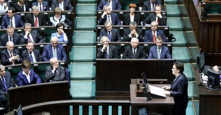 Zarobki posłów i senatorów. 25 tysięcy miesięcznie i gigantyczna kwota wolna