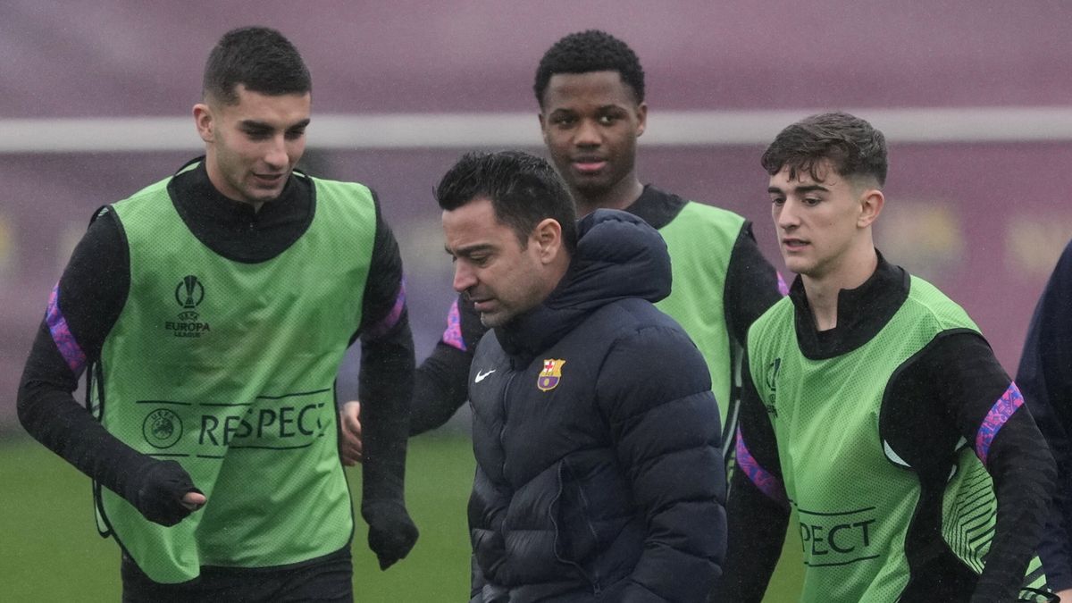 Xavi i piłkarze FC Barcelona