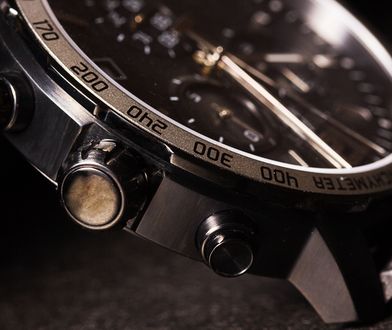 Wizytówka zadbanego mężczyzny. Zegarek do eleganckiego stroju