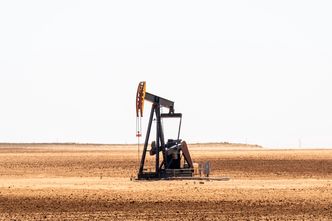 Aramco notuje spadek zysków na skutek niskich cen ropy
