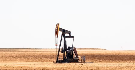 Aramco notuje spadek zysków na skutek niskich cen ropy