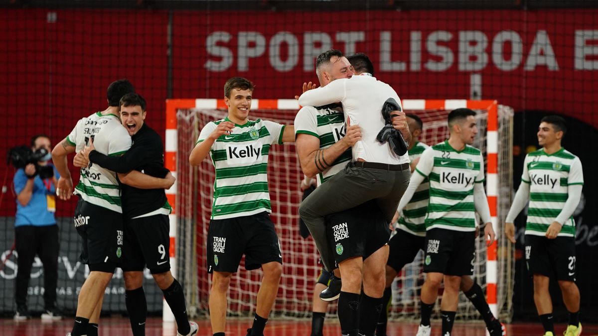 Zdjęcie okładkowe artykułu: Getty Images / Gualter Fatia / Na zdjęciu: radość szczypiornistów Sporting CP Lizbona