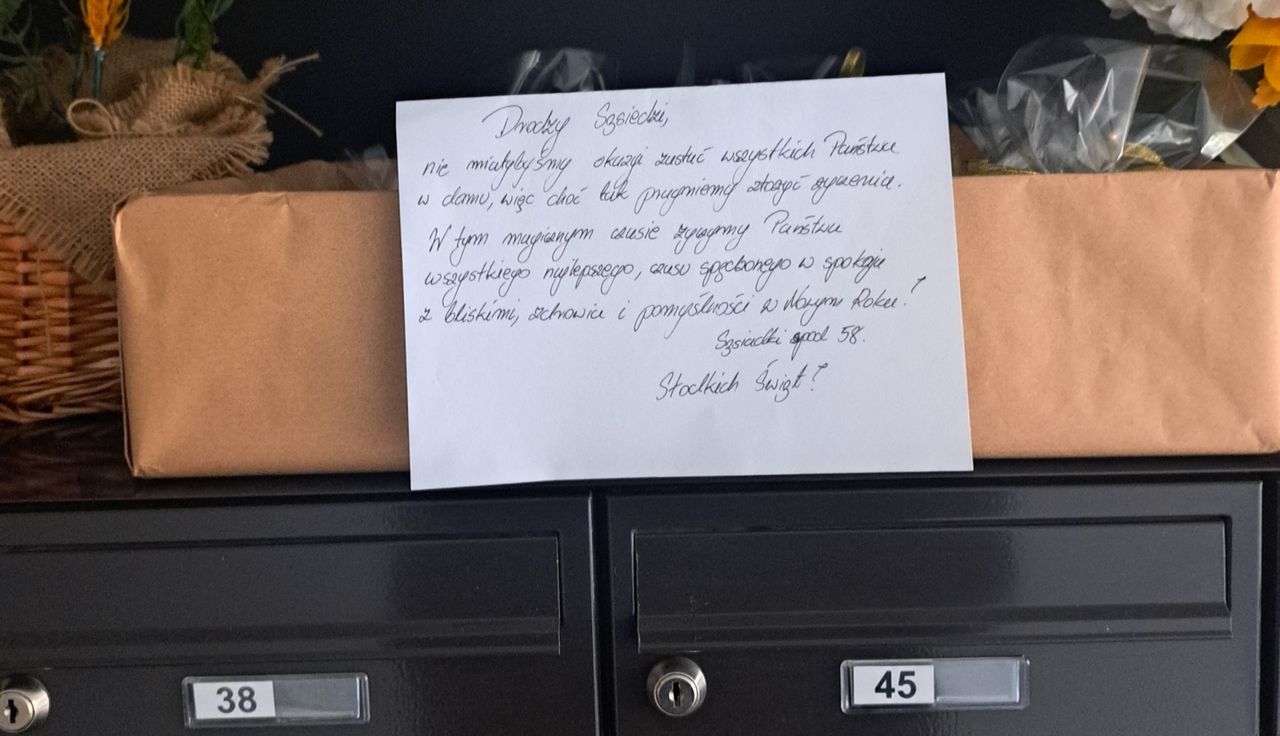 Taka karteczka na klatce. Aż zrobił zdjęcie. "Wzruszyłem się"