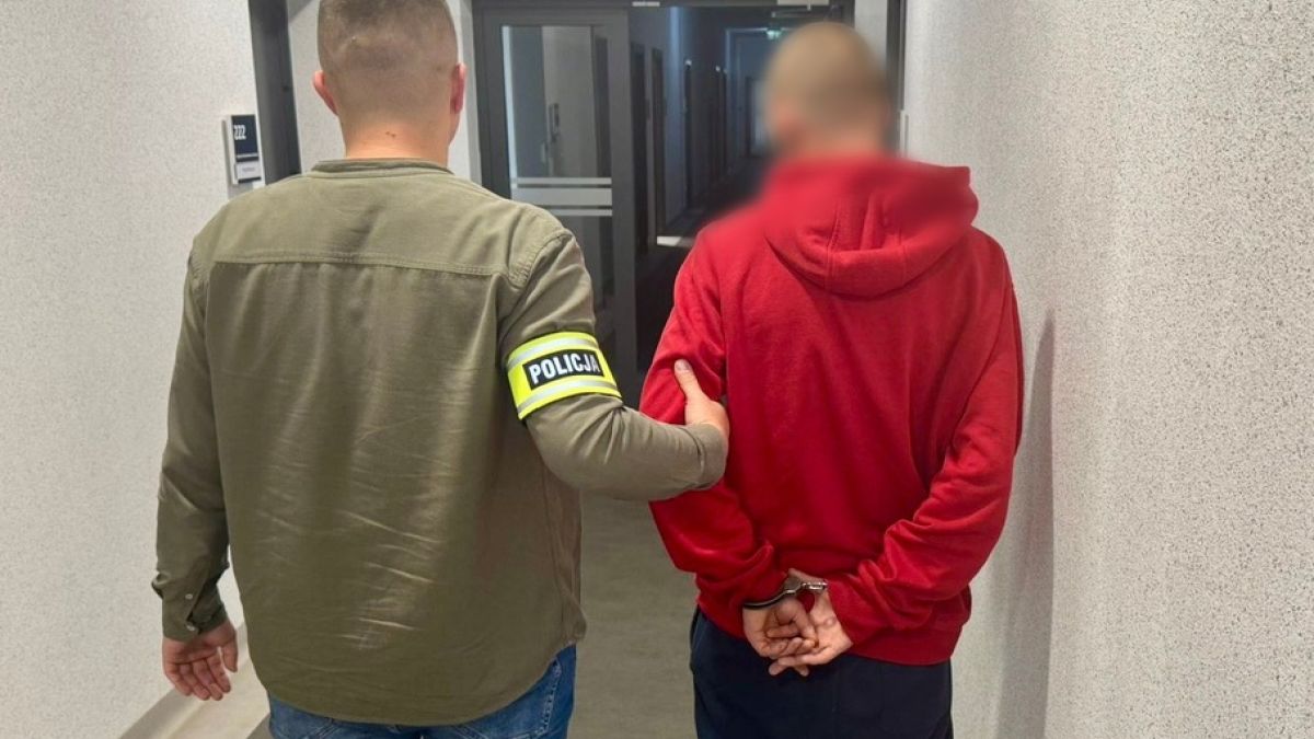 Śledził 73-letnią kobietę, a potem ją okradł