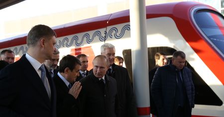 Pancerny pociąg Putina. "Latający Kreml" ma godnego zastępcę