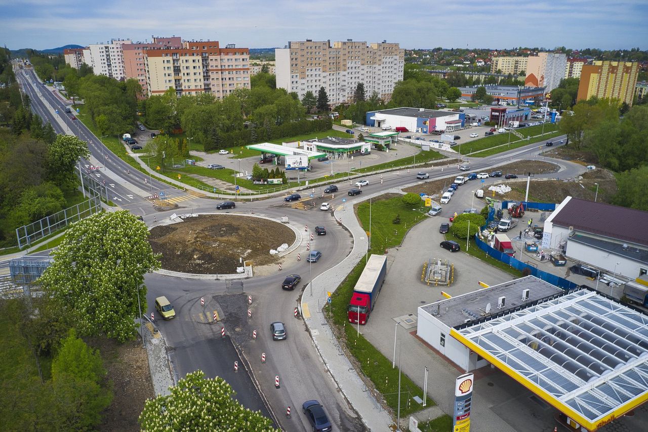 Bielsko-Biała. Uwaga kierowcy! Na rondzie jak na zwykłym skrzyżowaniu