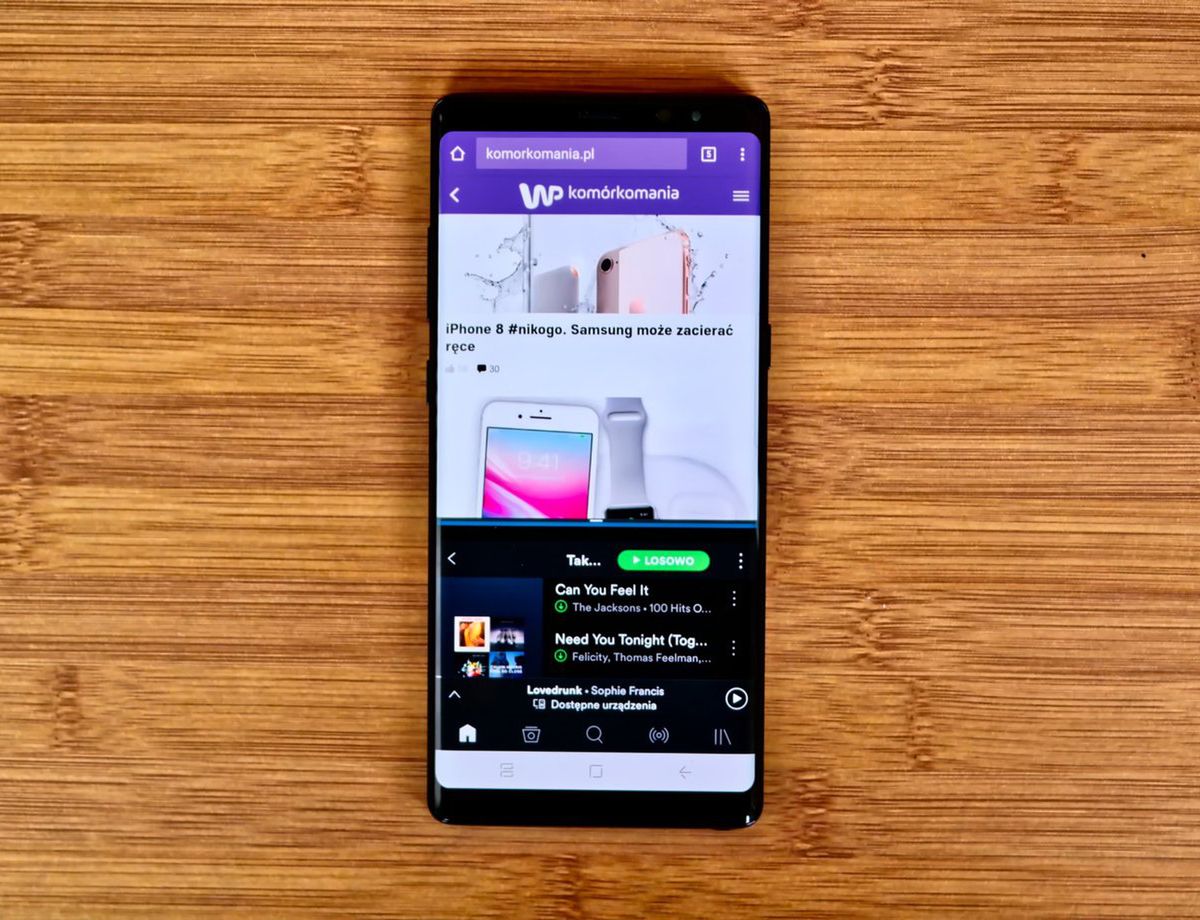 Galaxy Note8 ma na dole ekranu pasek funkcyjny