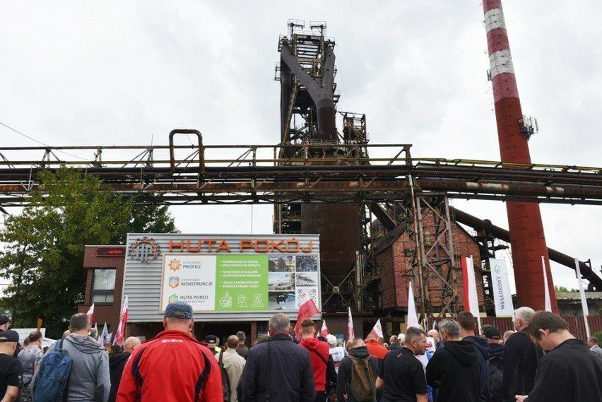 Śląsk: Huty w trudnej sytuacji. Będzie restrukturyzacja i zwolnienia