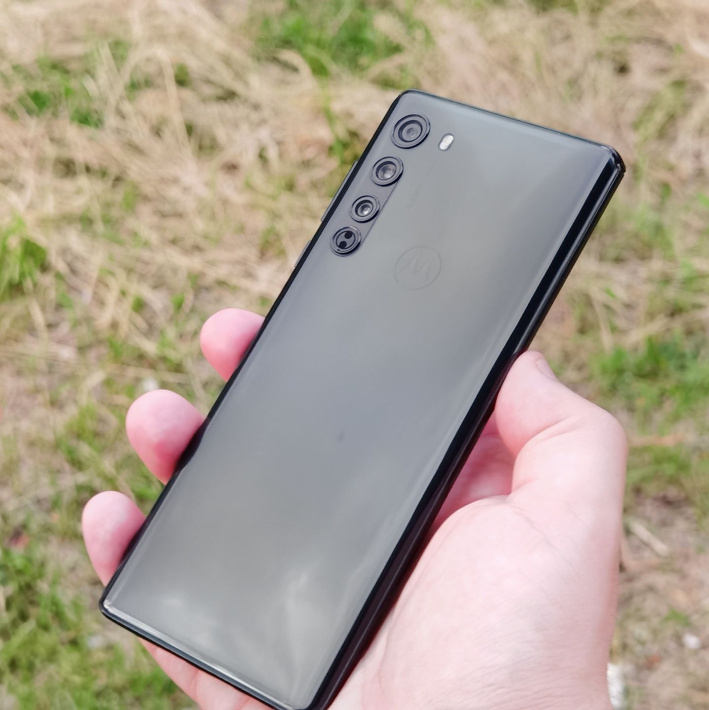 Motorola Edge po kilku miesiącach stała się jednym z najciekawszych smartfonów na rynku 3