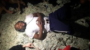 Nikt tak nie obnosi się bogactwem jak on. Zobacz, jak żyje Mayweather Jr