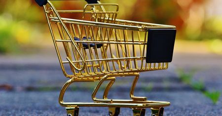 Czy najbliższa niedziela jest handlowa? Godziny otwarcia sklepów w weekend