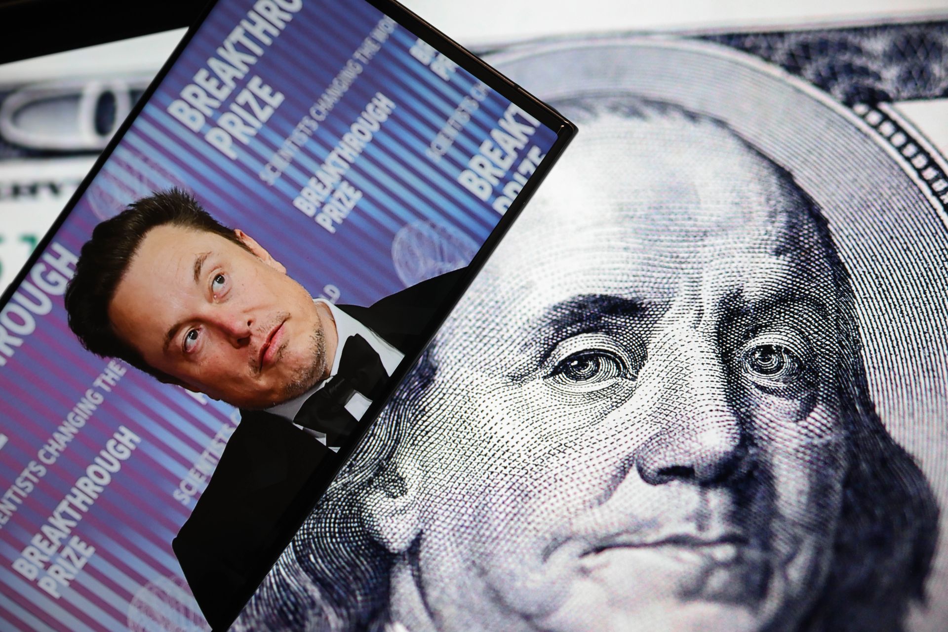 Elon Musk voudrait « dissoudre l’Union européenne ». Aux États-Unis, la sanction imposée à X suscite un tollé