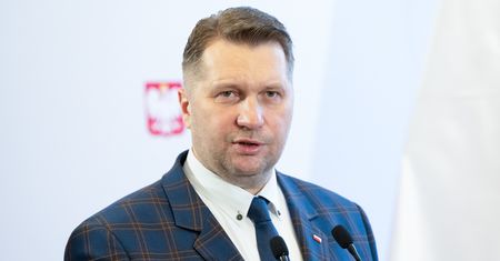 Szkoła zdalnie czy stacjonarnie? Czarnek odpowiada