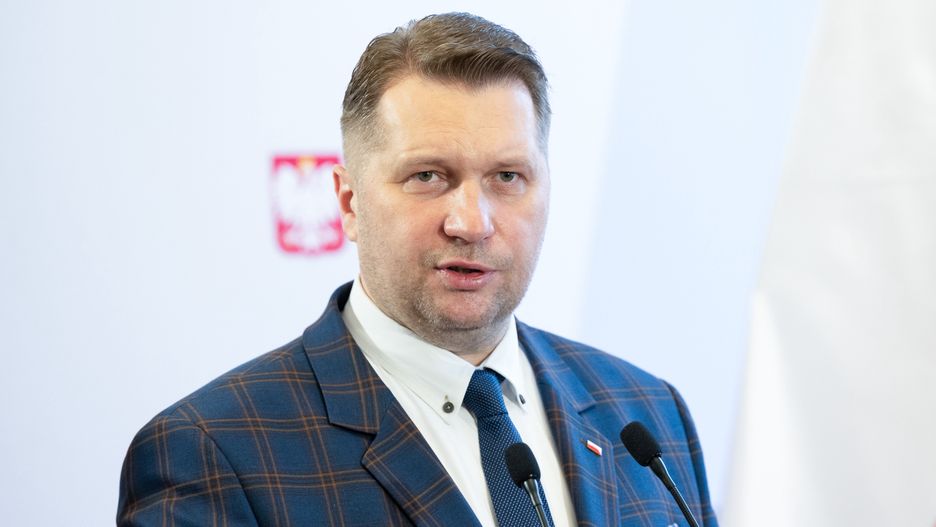 Szkoła zdalnie czy stacjonarnie? Czarnek odpowiada 