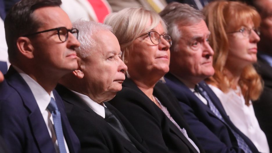 28.09.2023 r. Od lewej: premier Mateusz Morawiecki, wicepremier, prezes PiS Jarosław Kaczyński, prezes TK Julia Przyłębska i minister kultury Piotr Gliński podczas uroczystości otwarcia Muzeum Historii Polski w nowym gmachu na warszawskiej Cytadeli