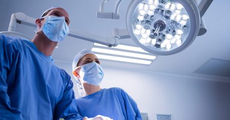 10 tys. zł nawet bez specjalizacji. Wiemy, ile od lipca wyniosą zarobki medyków