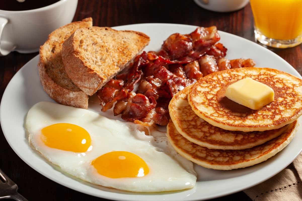 Zwróć uwagę, o której jesz śniadanie. Przez to nie tracisz na wadze