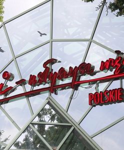 Afera w Trójce. Warszawiacy symbolicznie żegnają radiową Trójkę
