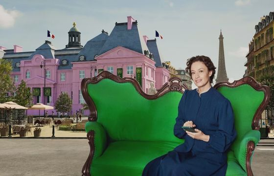 Magdalena Różczka jako Maria Skłodowska-Curie w nowej reklamie VeloBanku