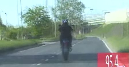 Motocyklista z Wrocławia zaszalał. Nie wiedział, że jest nagrywany