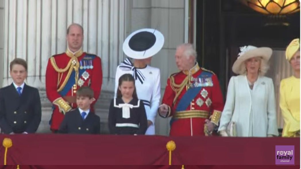 Księżna Kate podczas Trooping The Colour pojawiła się na balkonie Pałacu Buckingham